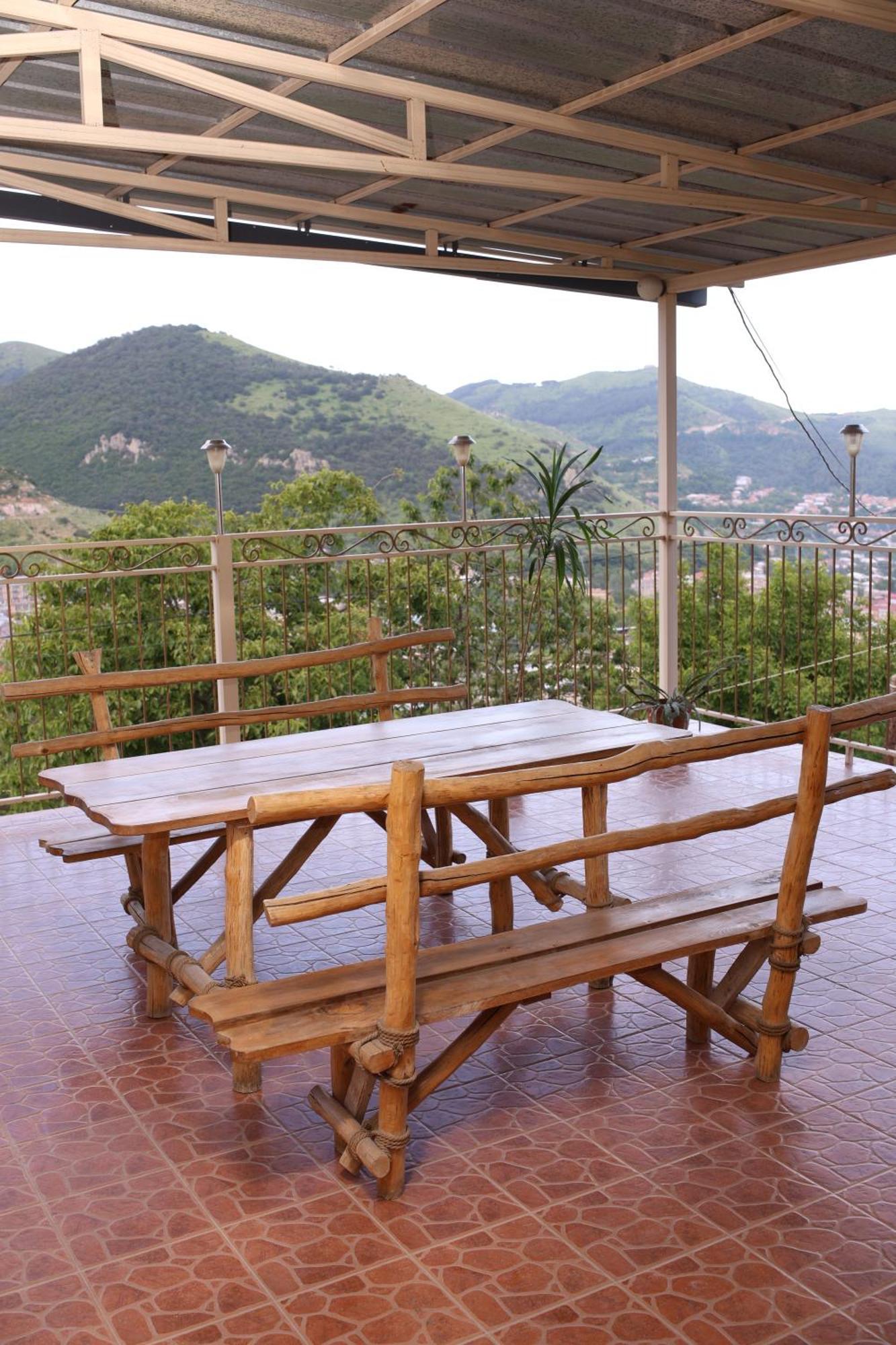Yeghevnut Hotel Goris Exteriör bild