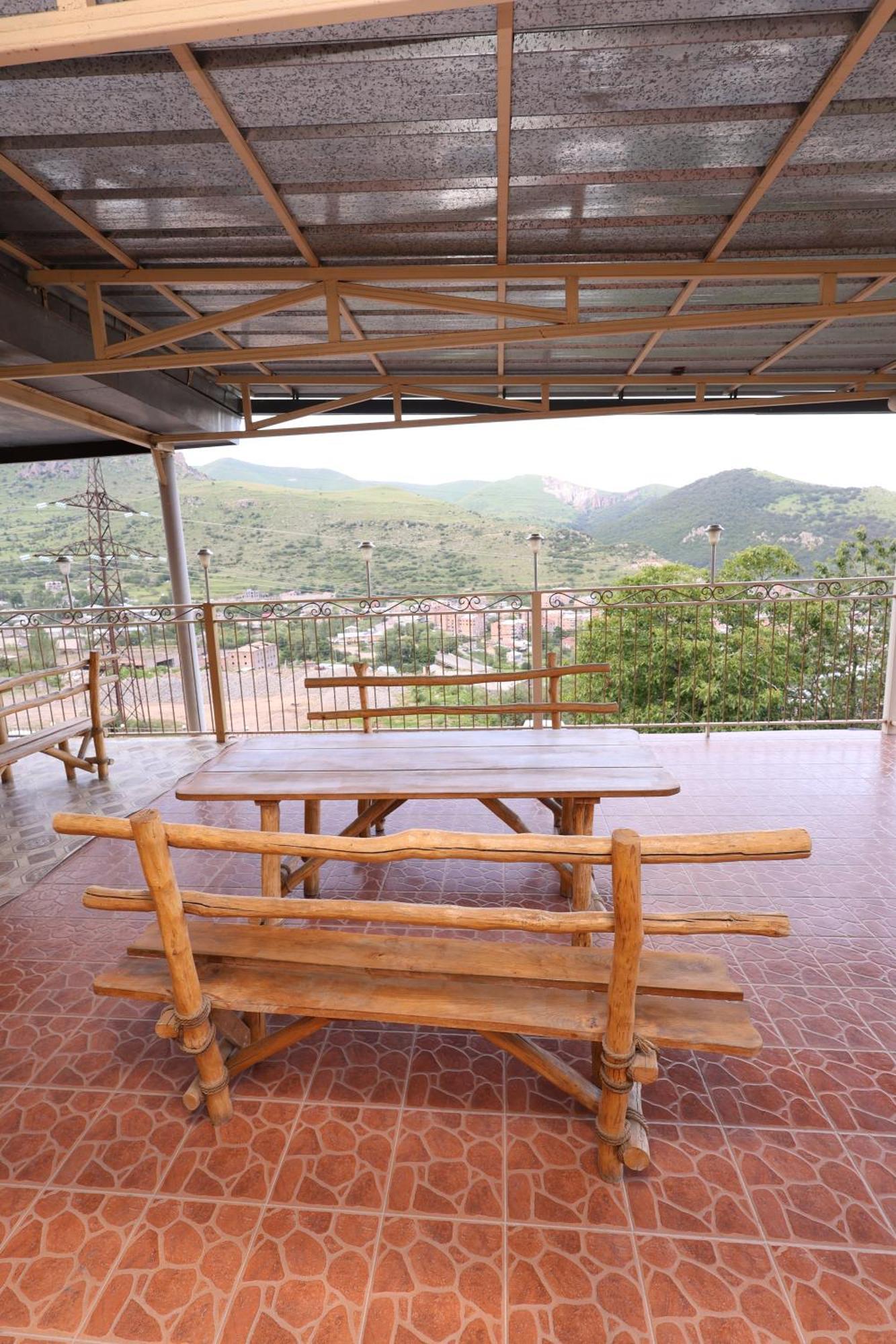 Yeghevnut Hotel Goris Exteriör bild