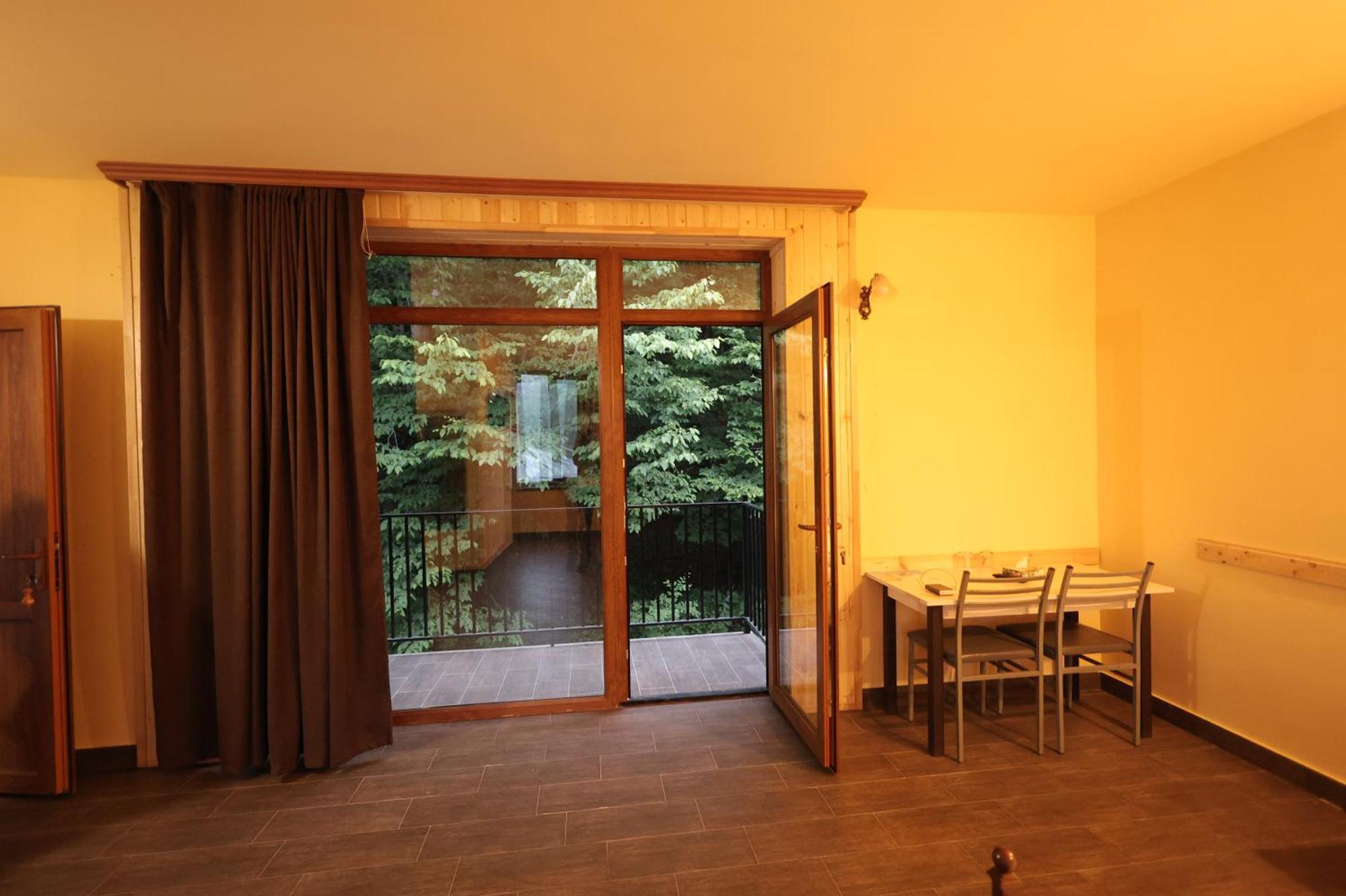 Yeghevnut Hotel Goris Exteriör bild