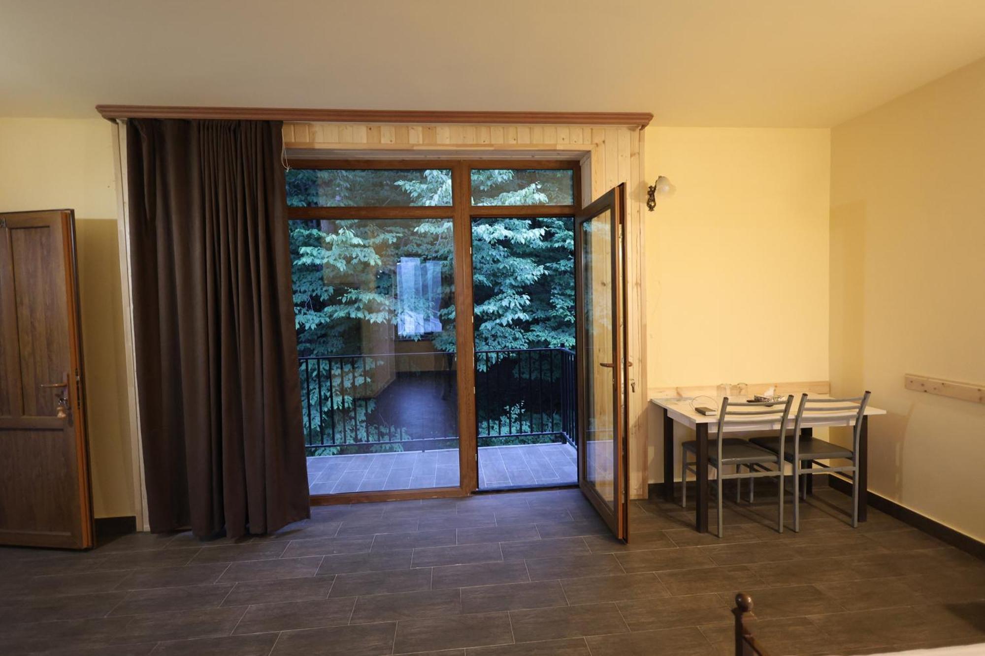 Yeghevnut Hotel Goris Exteriör bild