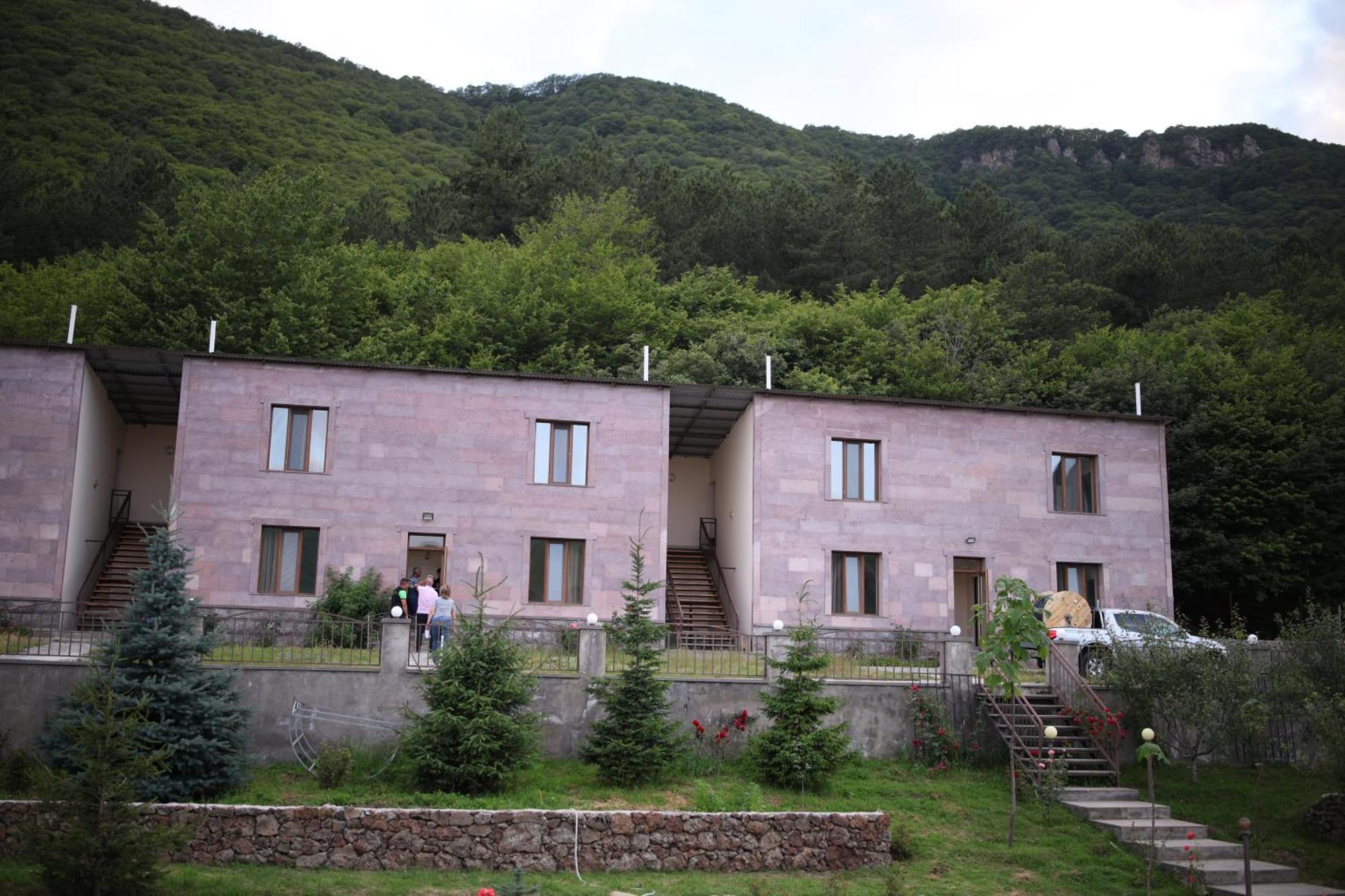 Yeghevnut Hotel Goris Exteriör bild