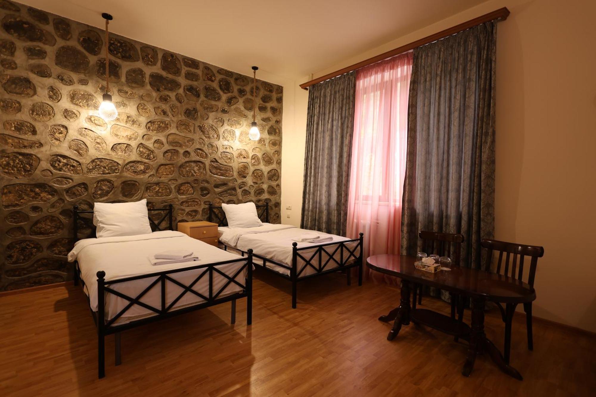 Yeghevnut Hotel Goris Exteriör bild