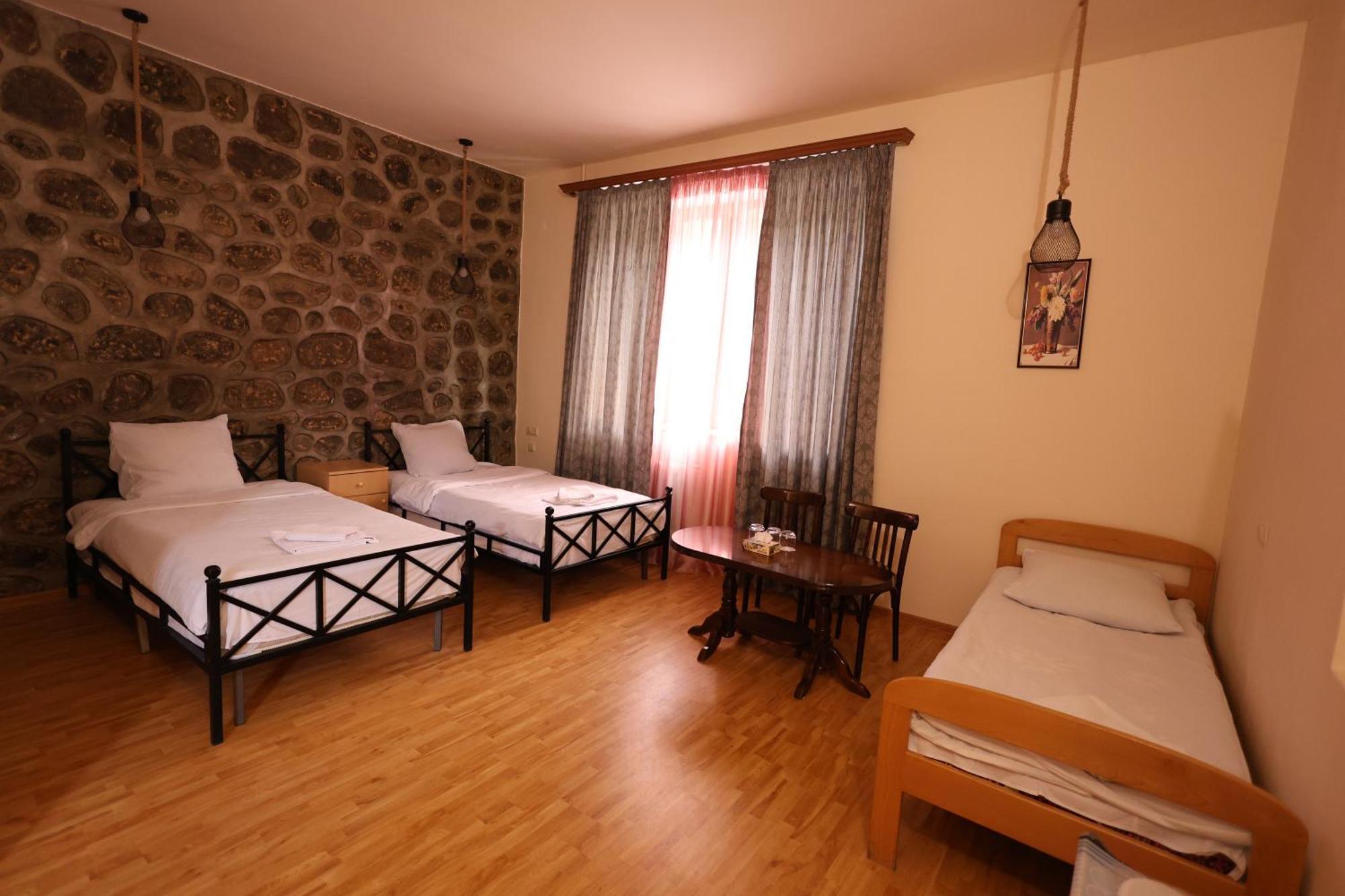 Yeghevnut Hotel Goris Exteriör bild