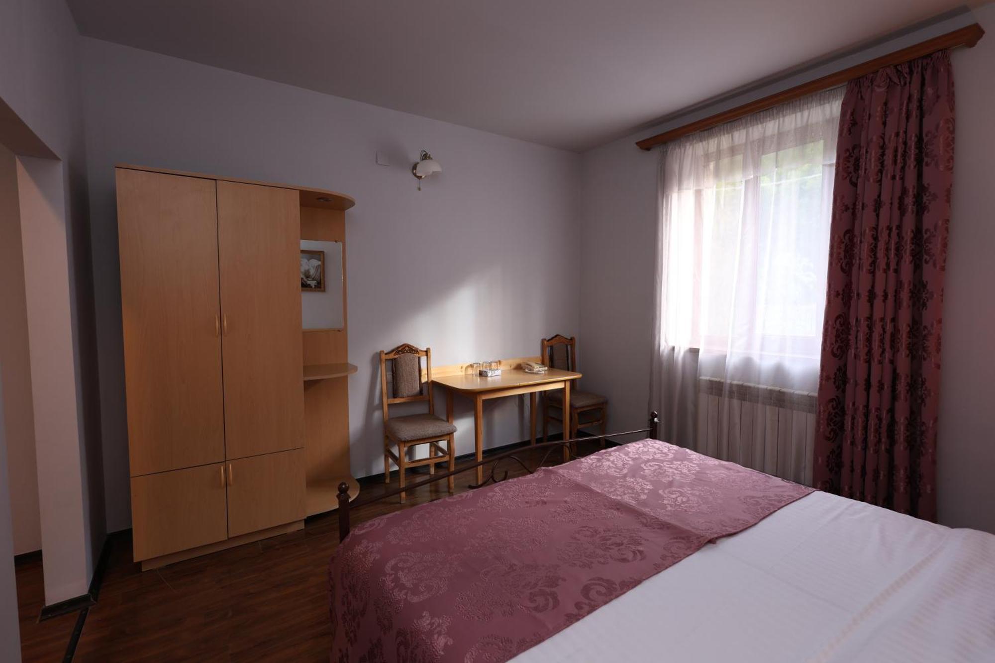 Yeghevnut Hotel Goris Exteriör bild
