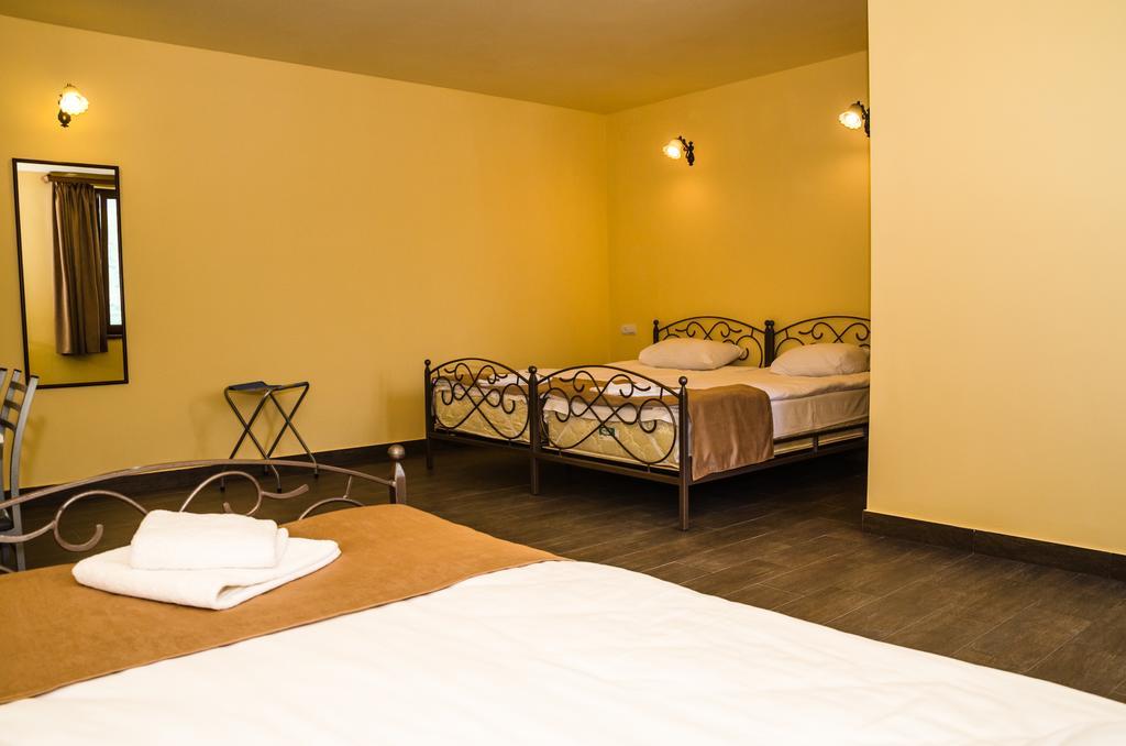 Yeghevnut Hotel Goris Exteriör bild