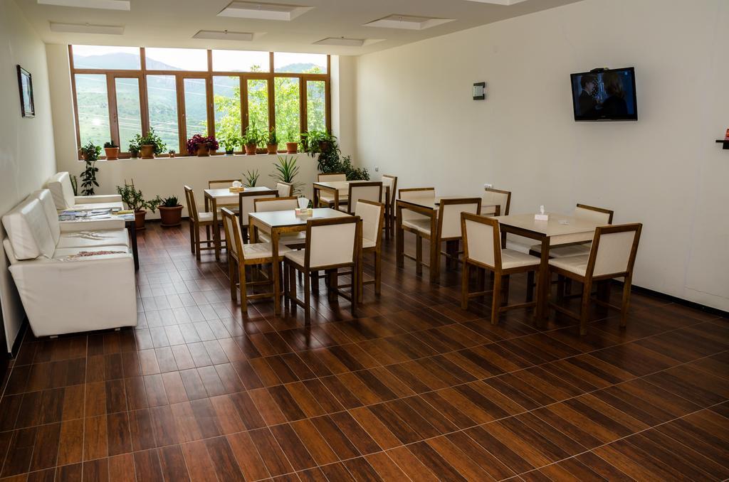 Yeghevnut Hotel Goris Exteriör bild