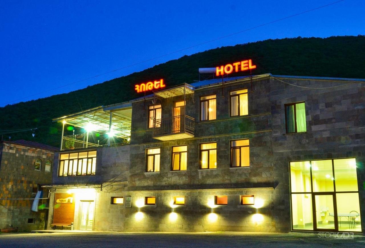 Yeghevnut Hotel Goris Exteriör bild