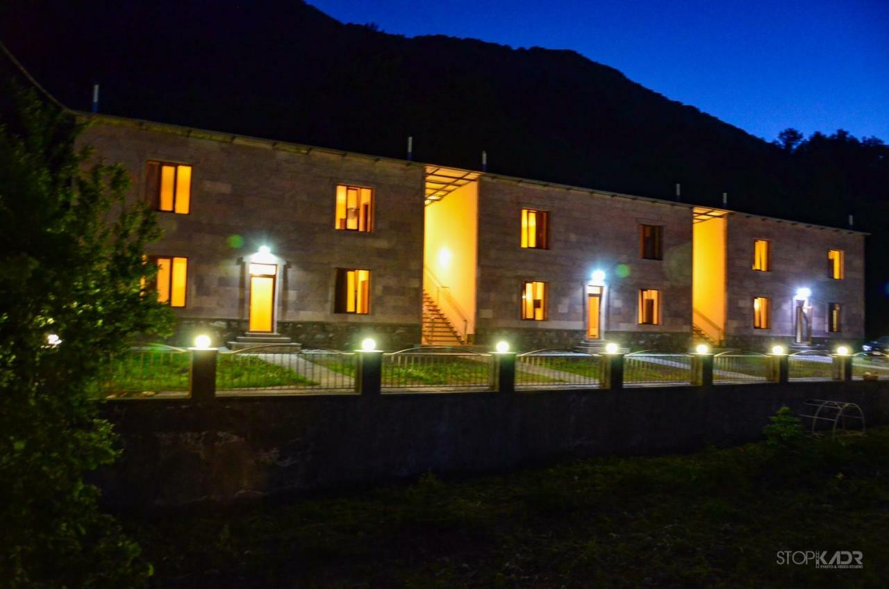 Yeghevnut Hotel Goris Exteriör bild